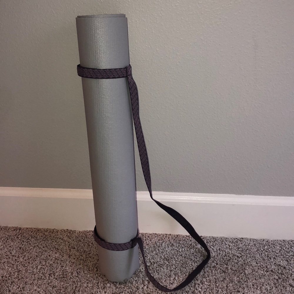 Purple daisy yoga mat strap